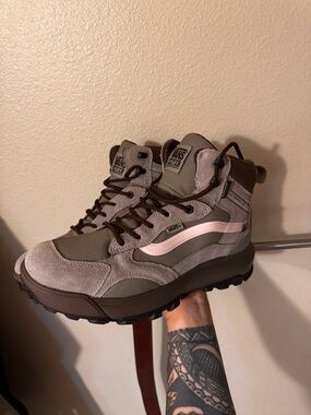 Vans boots